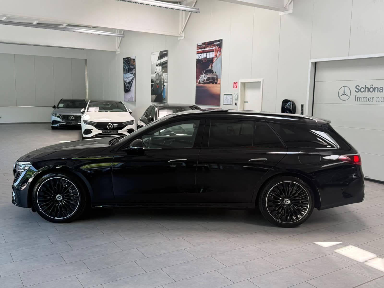 Fahrzeugabbildung Mercedes-Benz E 300 de 4M T AMG PREM.PLUS+AIRMATIC+AHK+SUPERSC