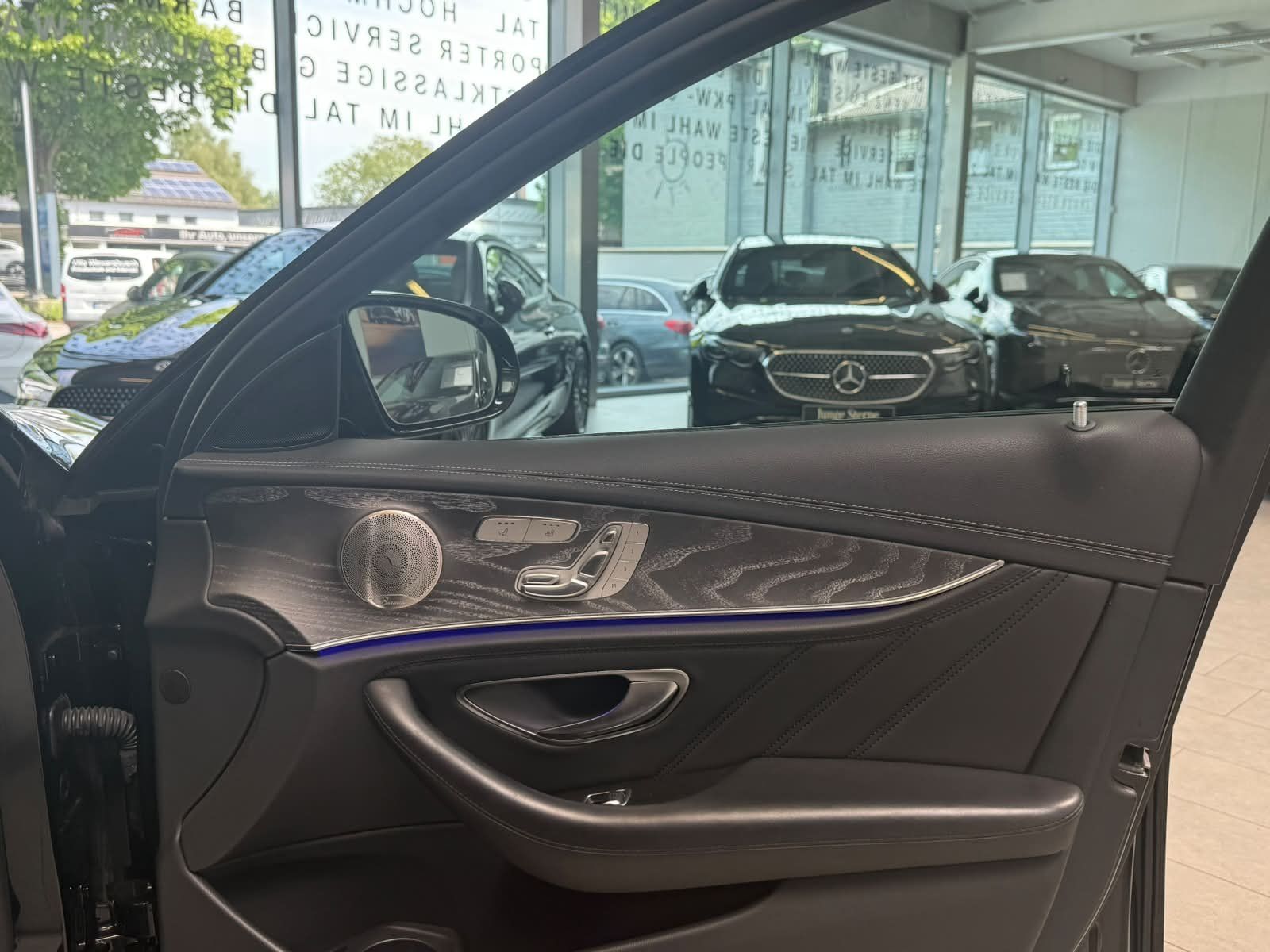 Fahrzeugabbildung Mercedes-Benz AMG E 53 T 4M+ DRIVERS+PERF.ABGAS+DISTR+HUD+BURM