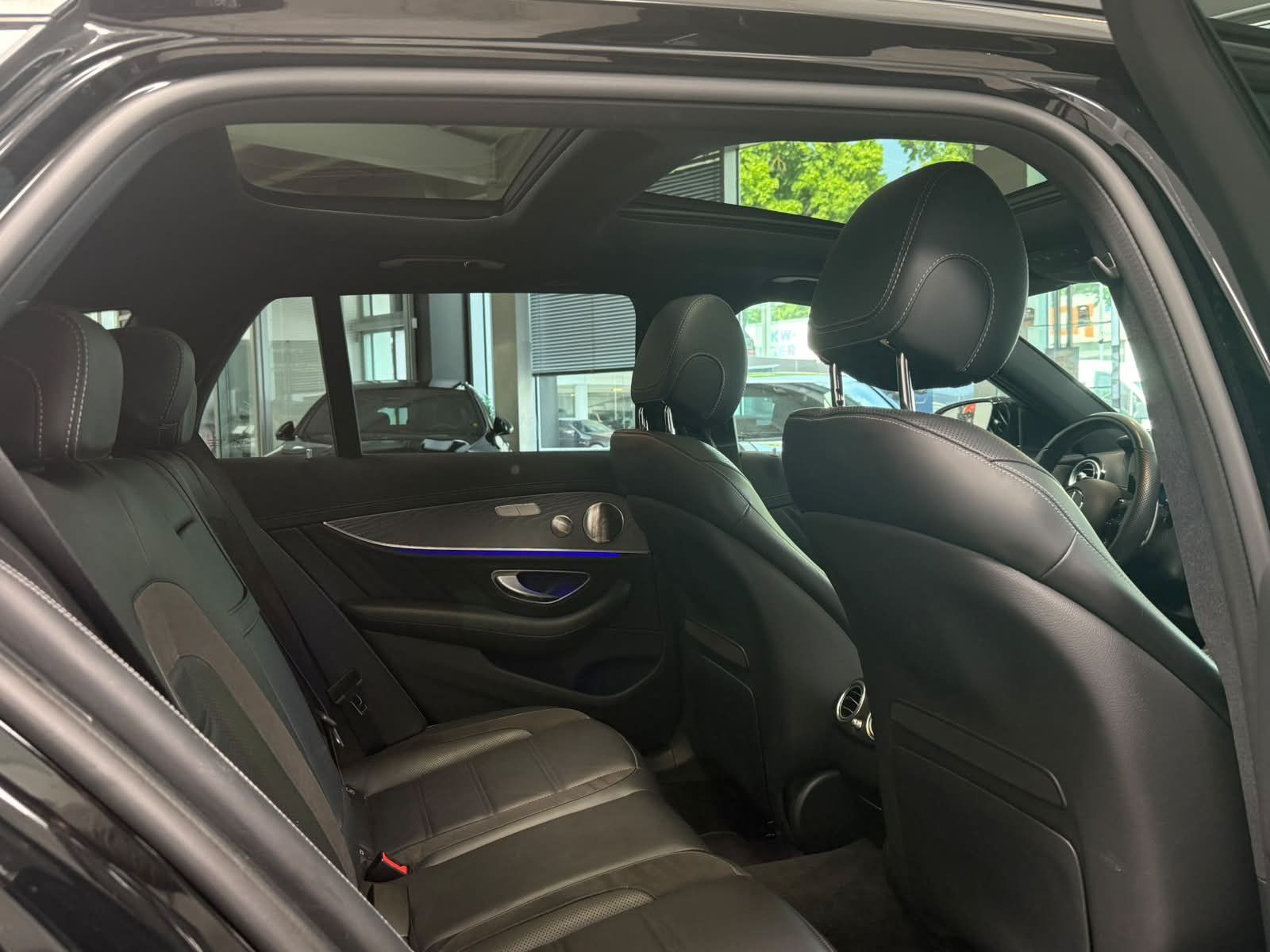 Fahrzeugabbildung Mercedes-Benz AMG E 53 T 4M+ DRIVERS+PERF.ABGAS+DISTR+HUD+BURM