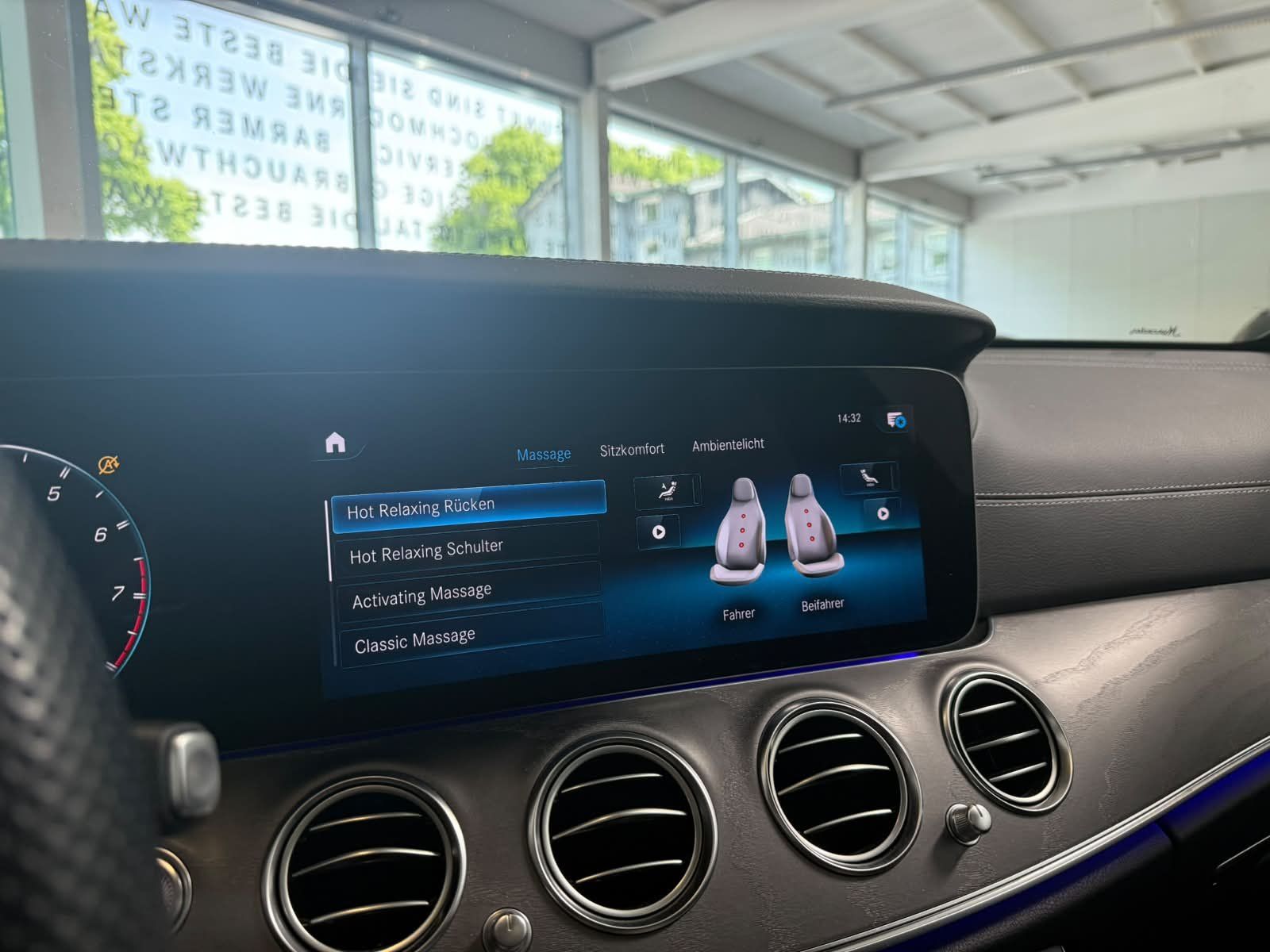 Fahrzeugabbildung Mercedes-Benz AMG E 53 T 4M+ DRIVERS+PERF.ABGAS+DISTR+HUD+BURM