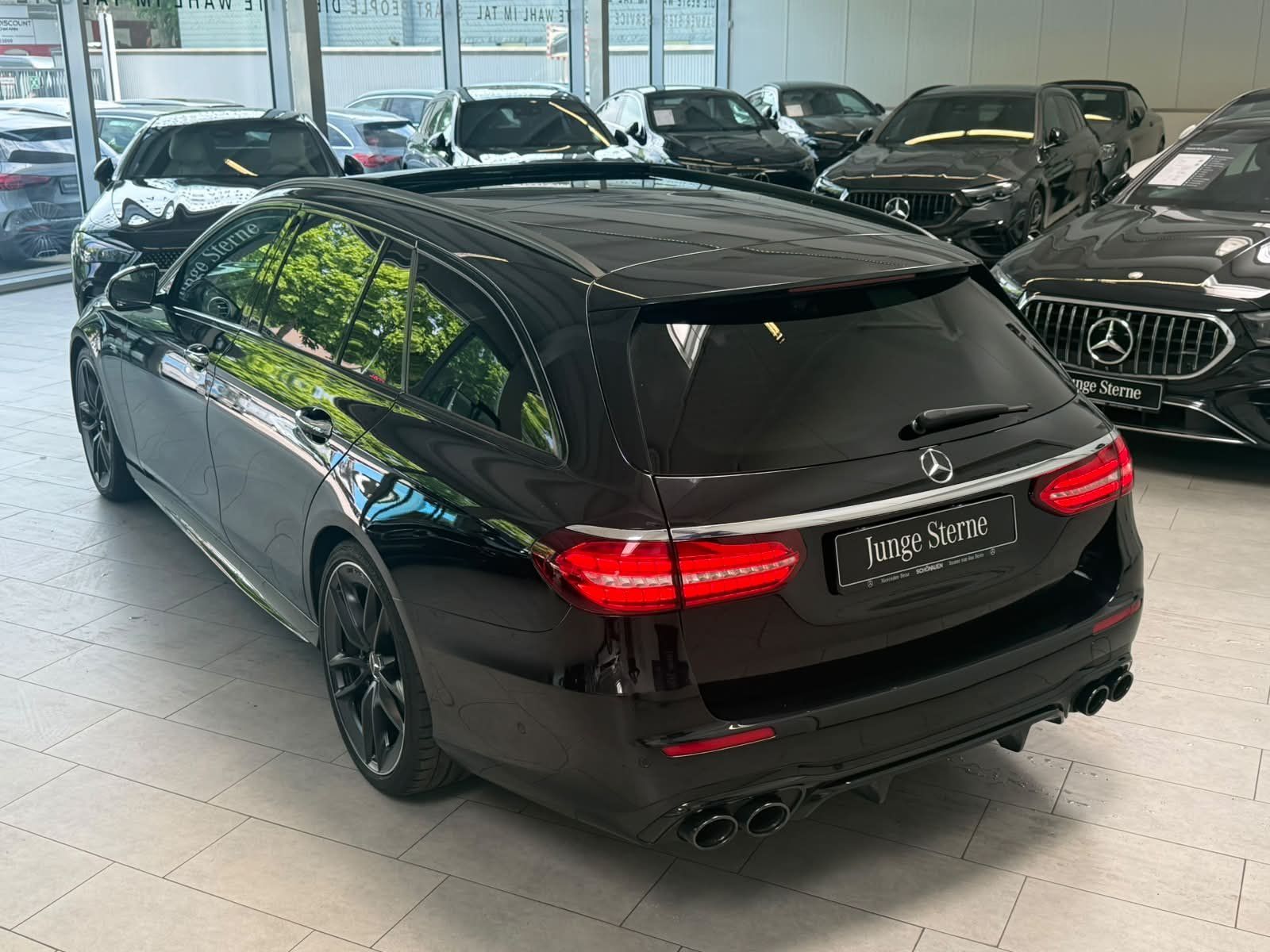 Fahrzeugabbildung Mercedes-Benz AMG E 53 T 4M+ DRIVERS+PERF.ABGAS+DISTR+HUD+BURM