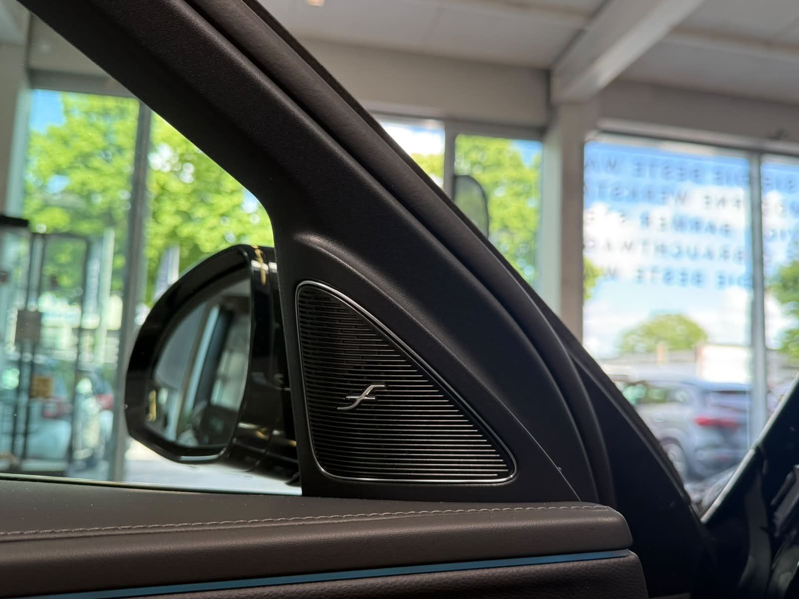 Fahrzeugabbildung Mercedes-Benz E 300 de T AVG.ADV.PLUS+PANORAMA+BURM4D+AHK+360°