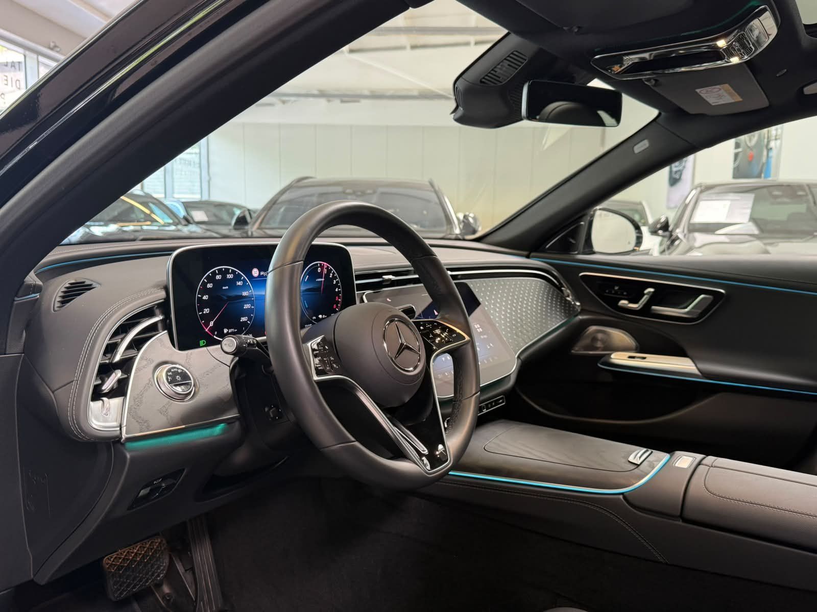 Fahrzeugabbildung Mercedes-Benz E 300 de T AVG.ADV.PLUS+PANORAMA+BURM4D+AHK+360°