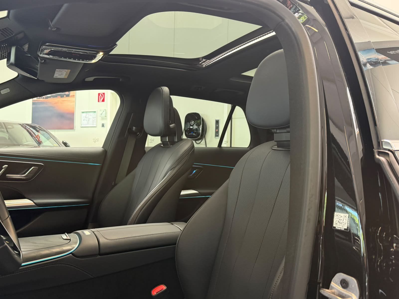 Fahrzeugabbildung Mercedes-Benz E 300 de T AVG.ADV.PLUS+PANORAMA+BURM4D+AHK+360°