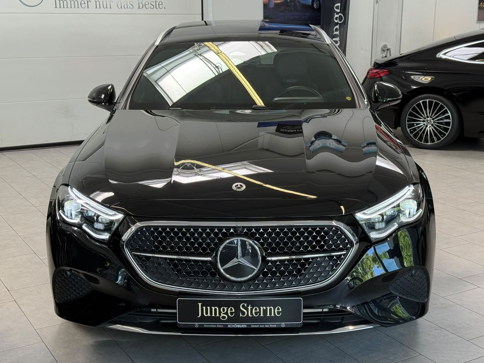 Fahrzeugabbildung Mercedes-Benz E 300 de T AVG.ADV.PLUS+PANORAMA+BURM4D+AHK+360°