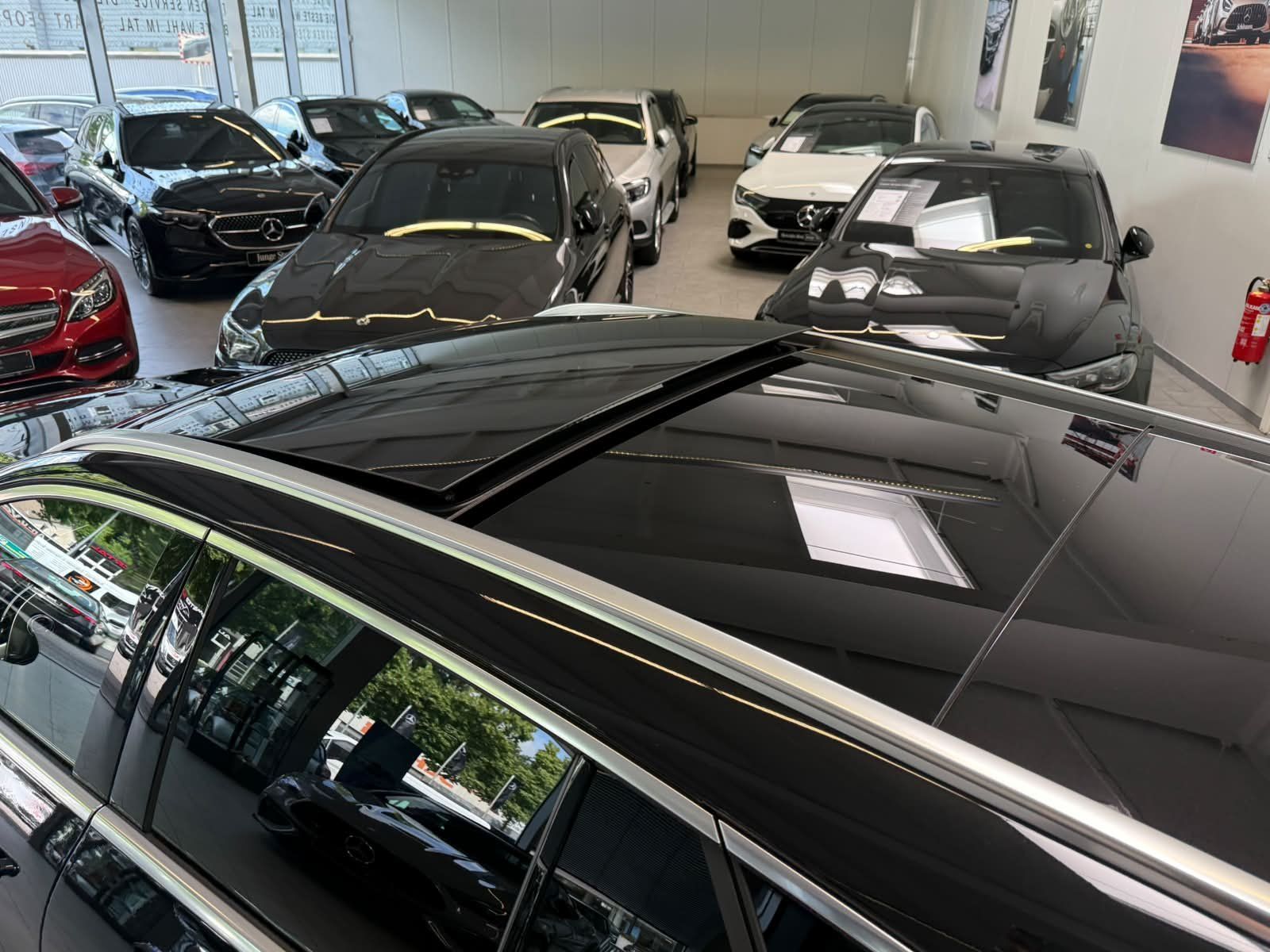 Fahrzeugabbildung Mercedes-Benz E 300 de T AVG.ADV.PLUS+PANORAMA+BURM4D+AHK+360°