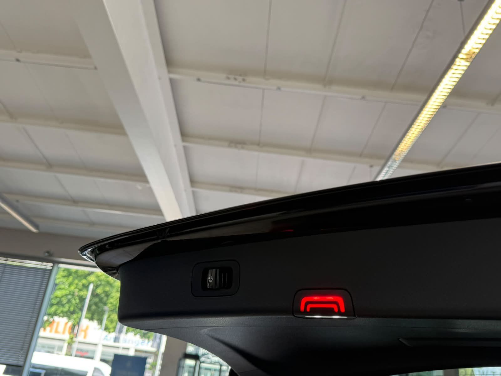 Fahrzeugabbildung Mercedes-Benz E 300 de T AVG.ADV.PLUS+PANORAMA+BURM4D+AHK+360°