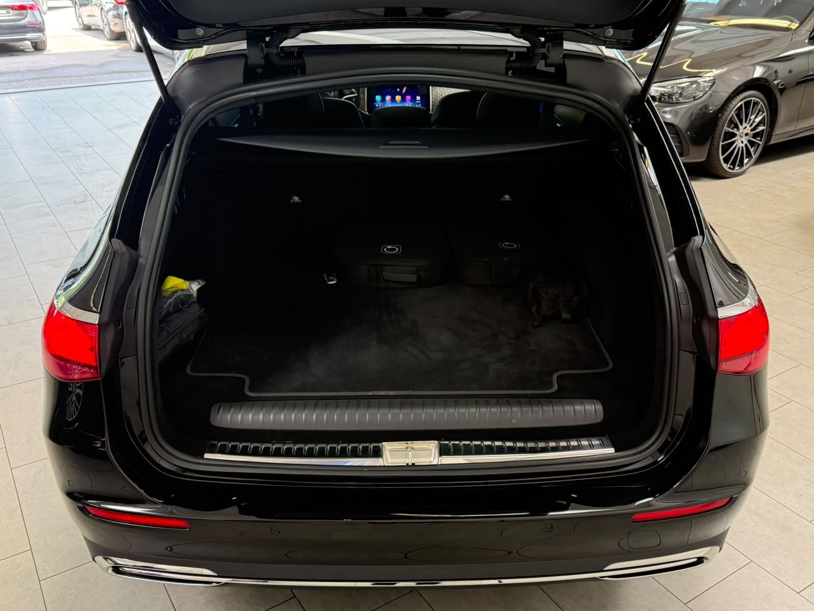Fahrzeugabbildung Mercedes-Benz E 300 de T AVG.ADV.PLUS+PANORAMA+BURM4D+AHK+360°