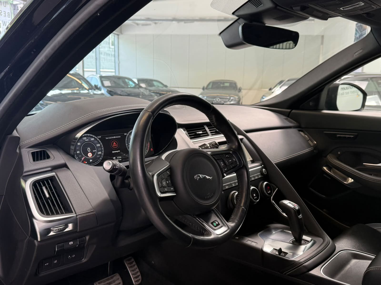 Fahrzeugabbildung Jaguar E-PACE R-Dynamic SE D180 AWD - VK nur an GEWERBE