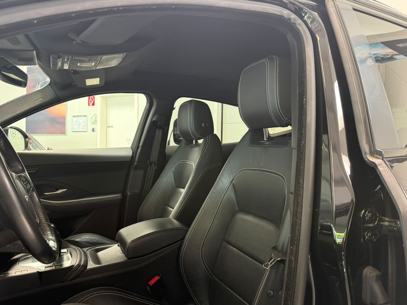 Fahrzeugabbildung Jaguar E-PACE R-Dynamic SE D180 AWD - VK nur an GEWERBE