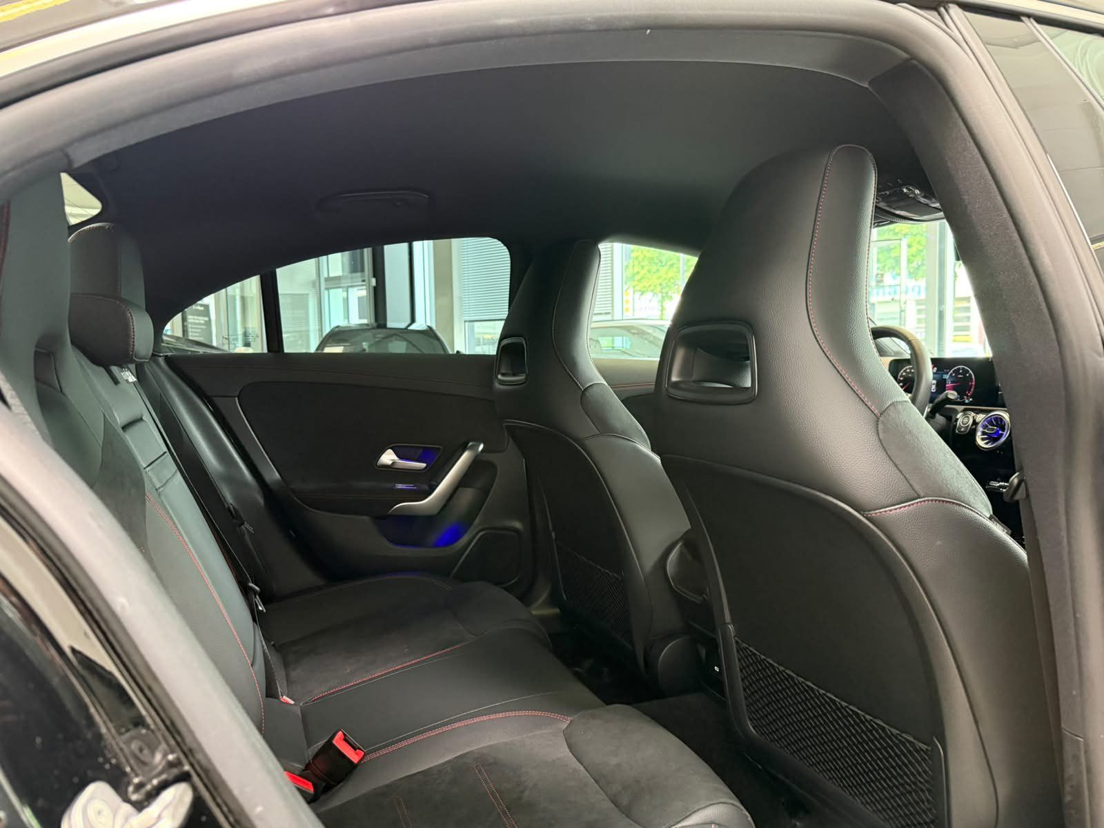 Fahrzeugabbildung Mercedes-Benz CLA 200 d Coupé AMG VERSTELLDÄMPF+TOTWINKEL+SIGN