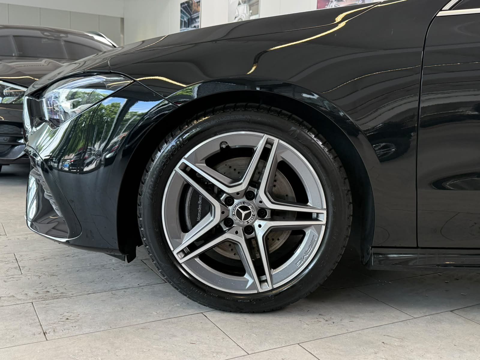 Fahrzeugabbildung Mercedes-Benz CLA 200 d Coupé AMG VERSTELLDÄMPF+TOTWINKEL+SIGN