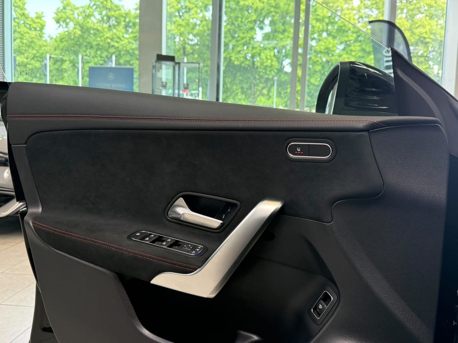 Fahrzeugabbildung Mercedes-Benz CLA 200 d Coupé AMG VERSTELLDÄMPF+TOTWINKEL+SIGN