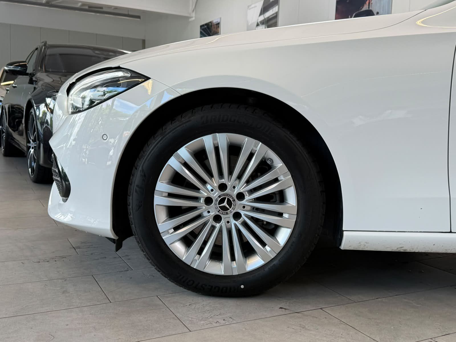 Fahrzeugabbildung Mercedes-Benz C 200 AVANTGARDE ADV.+TOTWINKEL+WINTER+CARPLAY