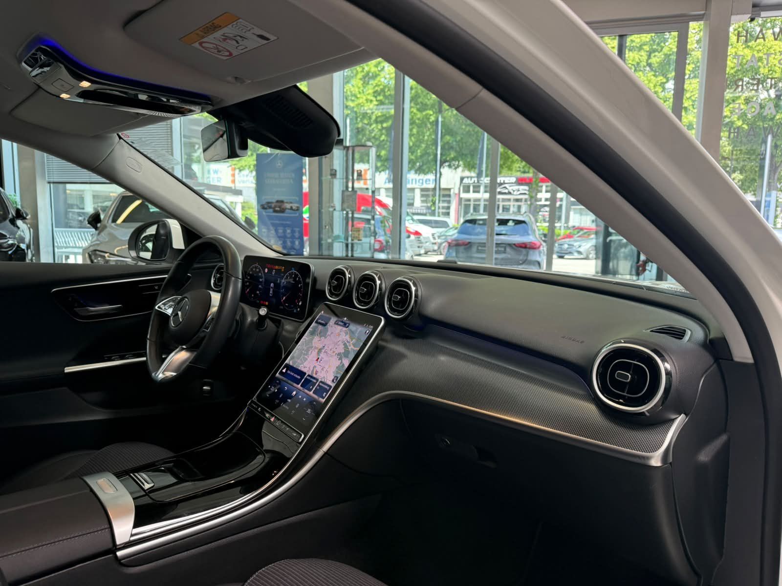 Fahrzeugabbildung Mercedes-Benz C 200 AVANTGARDE ADV.+TOTWINKEL+WINTER+CARPLAY