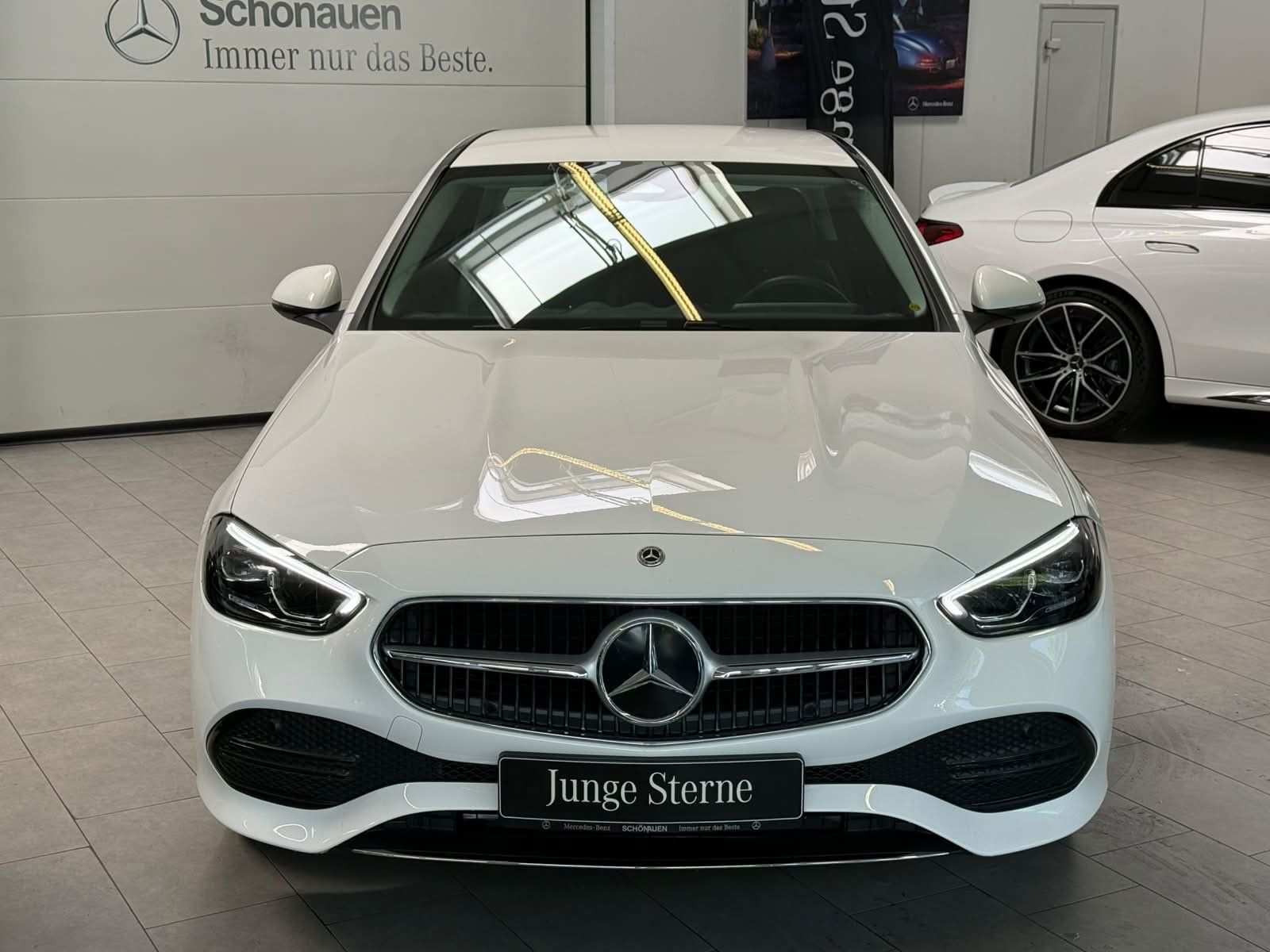 Fahrzeugabbildung Mercedes-Benz C 200 AVANTGARDE ADV.+TOTWINKEL+WINTER+CARPLAY