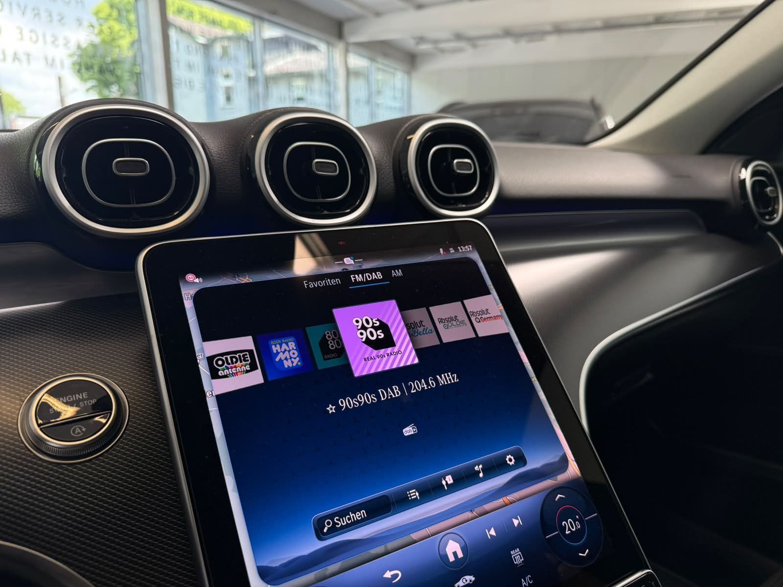 Fahrzeugabbildung Mercedes-Benz C 200 AVANTGARDE ADV.+TOTWINKEL+WINTER+CARPLAY