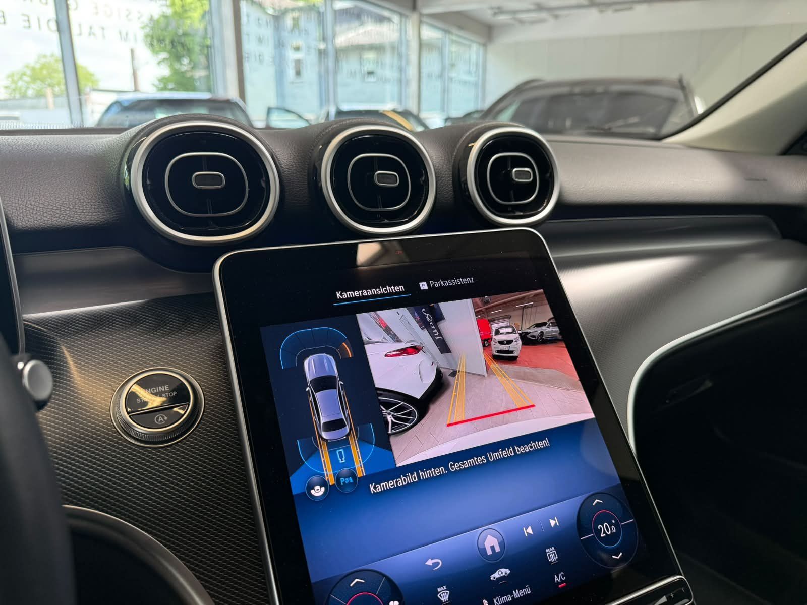 Fahrzeugabbildung Mercedes-Benz C 200 AVANTGARDE ADV.+TOTWINKEL+WINTER+CARPLAY