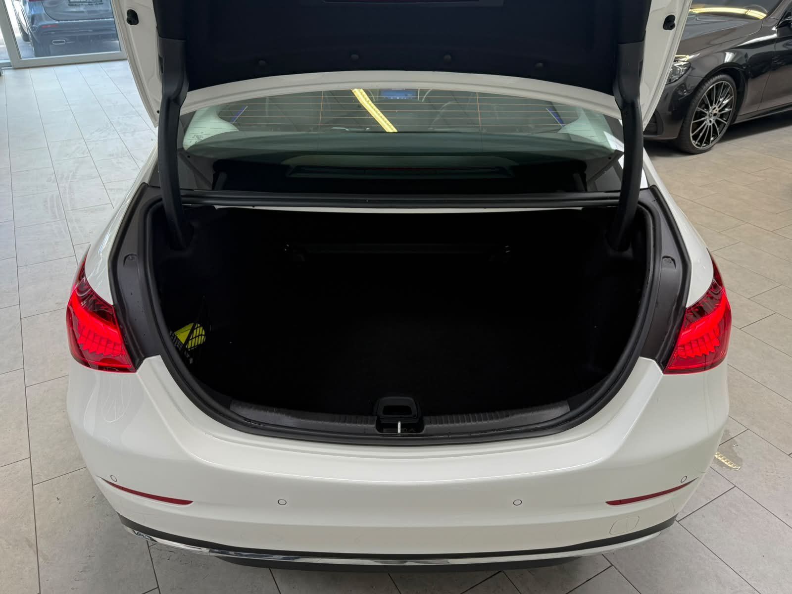Fahrzeugabbildung Mercedes-Benz C 200 AVANTGARDE ADV.+TOTWINKEL+WINTER+CARPLAY