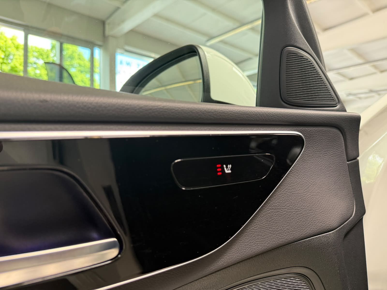Fahrzeugabbildung Mercedes-Benz C 200 AVANTGARDE ADV.+TOTWINKEL+WINTER+CARPLAY
