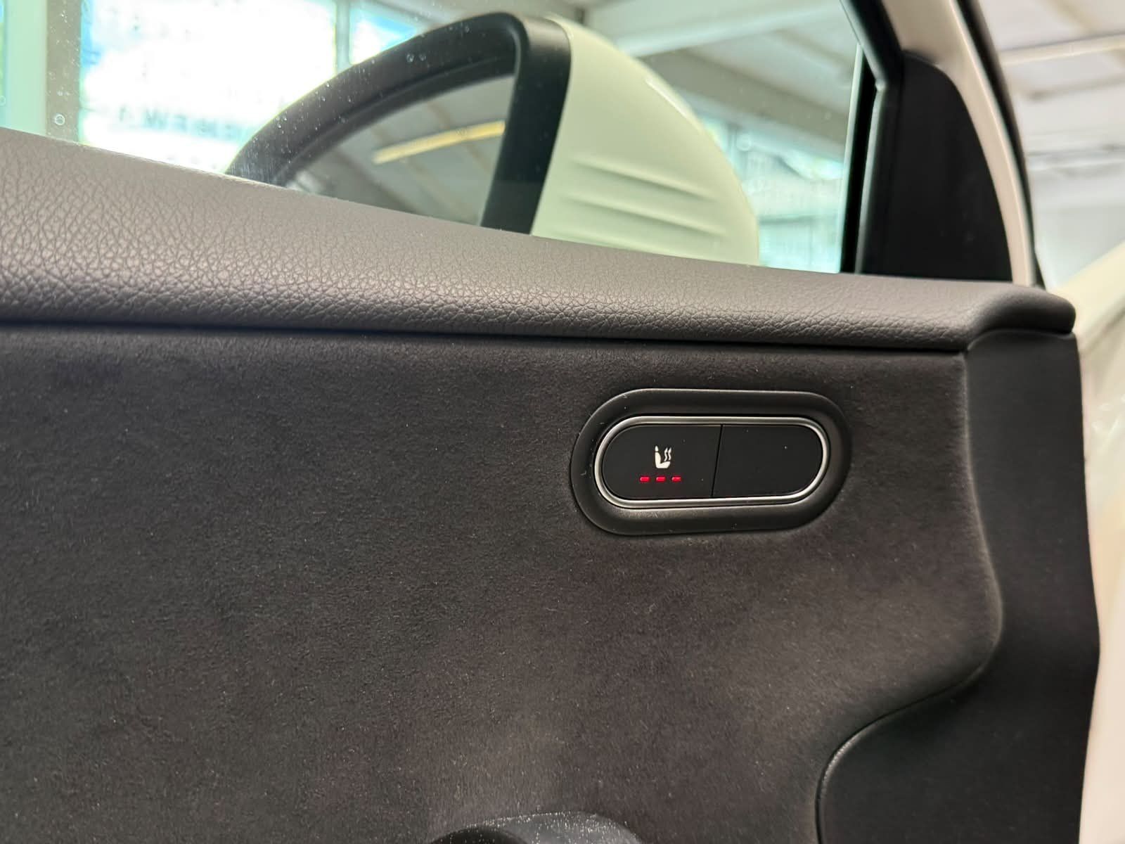 Fahrzeugabbildung Mercedes-Benz A 200 AMG VOLLDIGI+WINTER+LED+NAVIPREMIUM+KAMERA