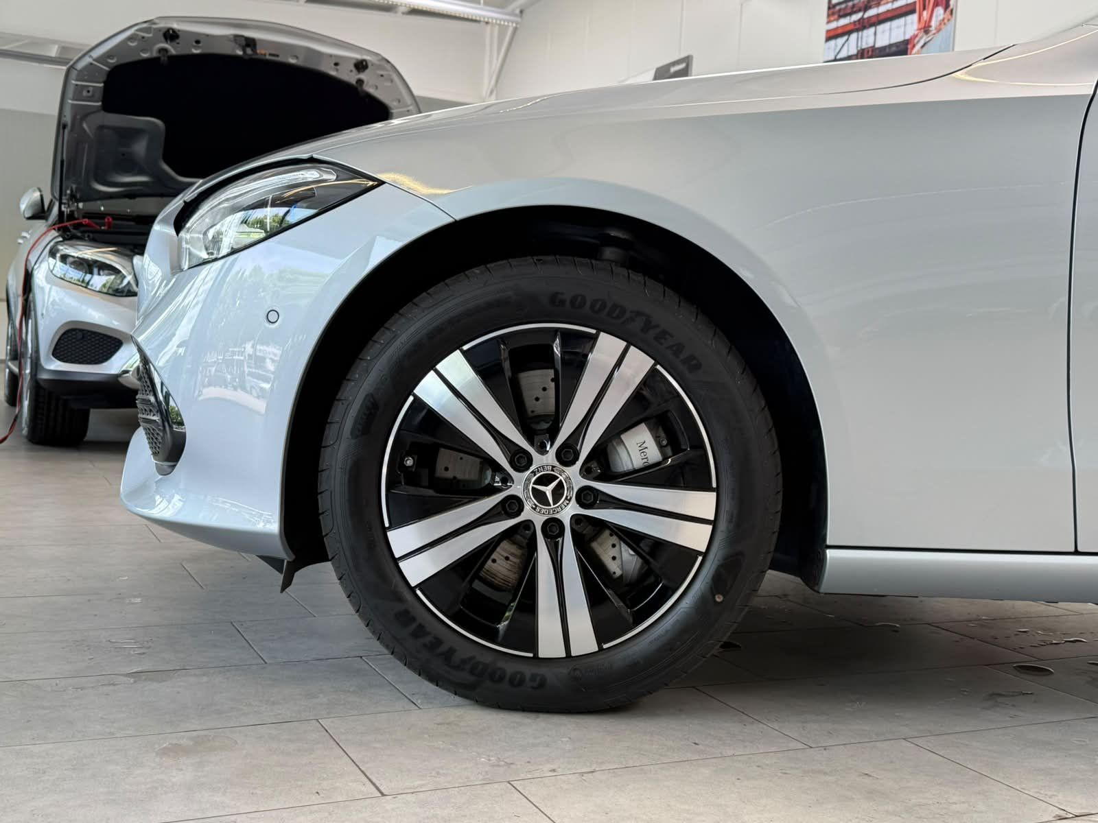 Fahrzeugabbildung Mercedes-Benz C 300 e T AVANTGARDE MEMO+CARPLAY+DISTRO+DIGITAL