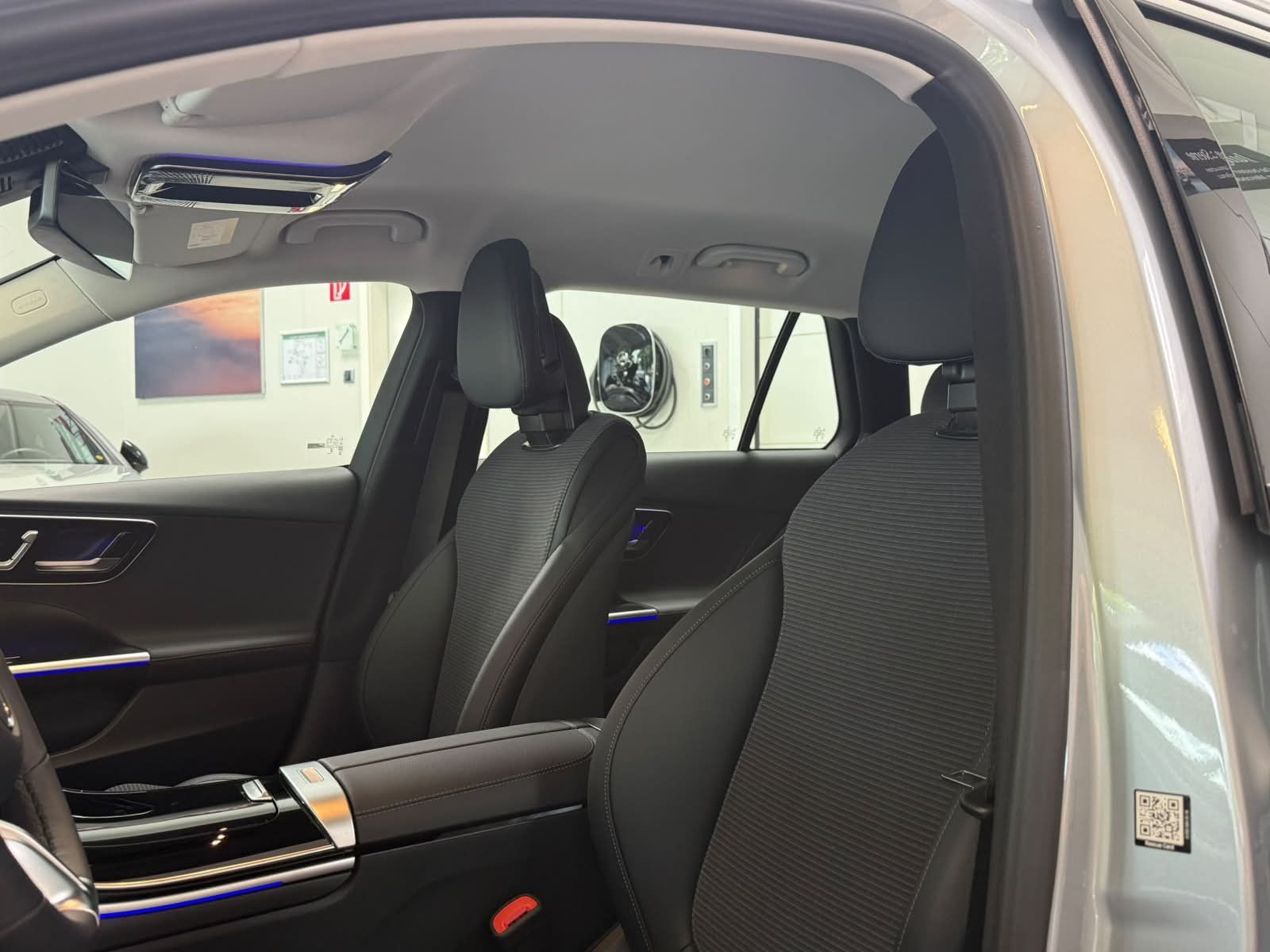 Fahrzeugabbildung Mercedes-Benz C 300 e T AVANTGARDE MEMO+CARPLAY+DISTRO+DIGITAL