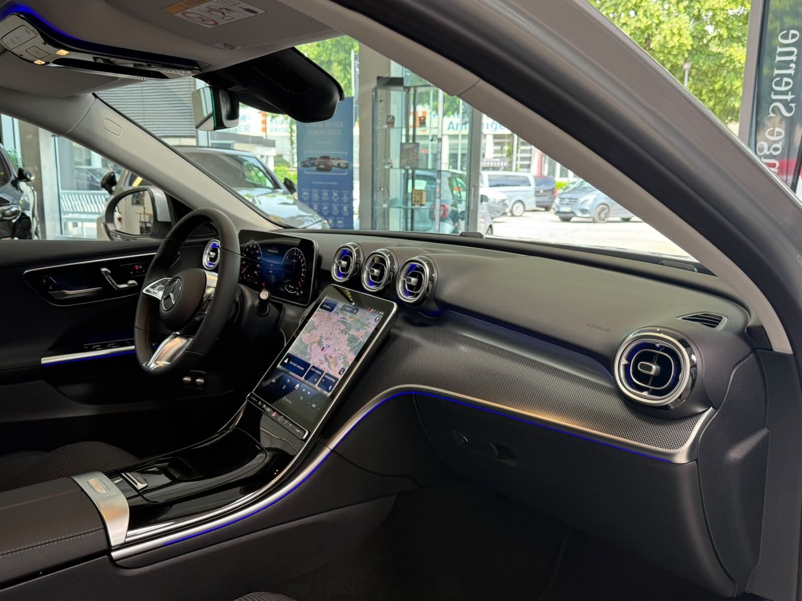 Fahrzeugabbildung Mercedes-Benz C 300 e T AVANTGARDE MEMO+CARPLAY+DISTRO+DIGITAL