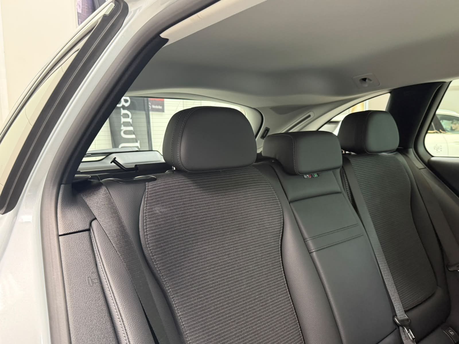 Fahrzeugabbildung Mercedes-Benz C 300 e T AVANTGARDE MEMO+CARPLAY+DISTRO+DIGITAL