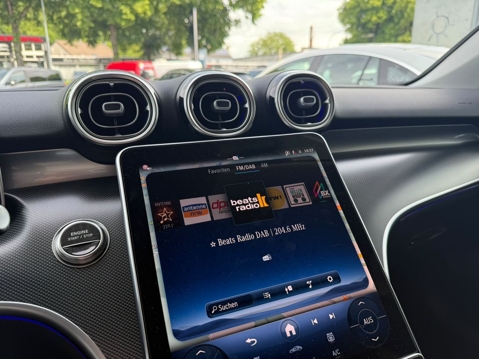 Fahrzeugabbildung Mercedes-Benz C 300 e T AVANTGARDE MEMO+CARPLAY+DISTRO+DIGITAL