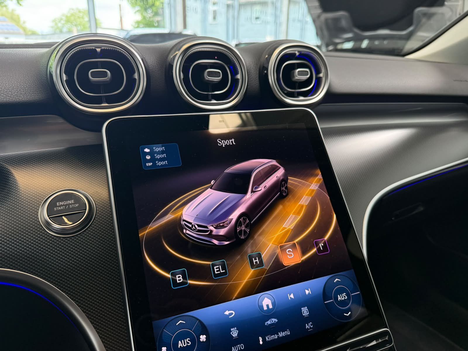 Fahrzeugabbildung Mercedes-Benz C 300 e T AVANTGARDE MEMO+CARPLAY+DISTRO+DIGITAL