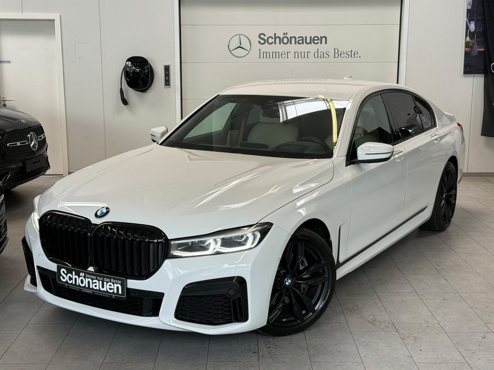 Fahrzeugabbildung BMW 730 d M Sport LUFTFEDER+HUD+MEMORY+EDW+FAS+20"