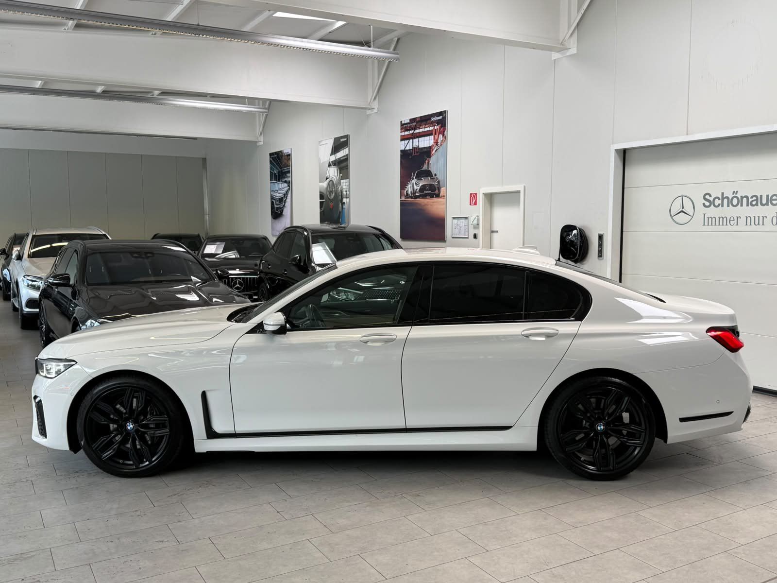 Fahrzeugabbildung BMW 730 d M Sport LUFTFEDER+HUD+MEMORY+EDW+FAS+20"