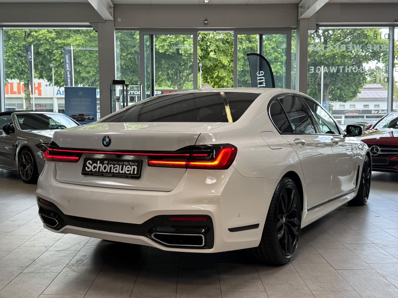 Fahrzeugabbildung BMW 730 d M Sport LUFTFEDER+HUD+MEMORY+EDW+FAS+20"