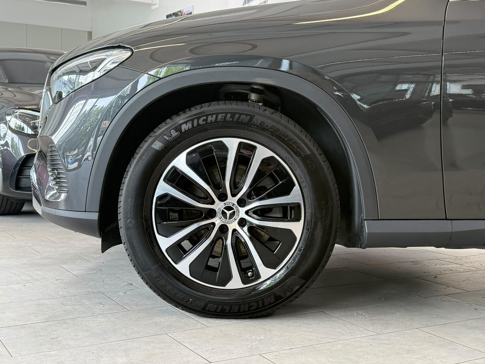 Fahrzeugabbildung Mercedes-Benz GLC 220 d 4M AVANTGARDE ADV. AHK+KEYLESS+DISTR