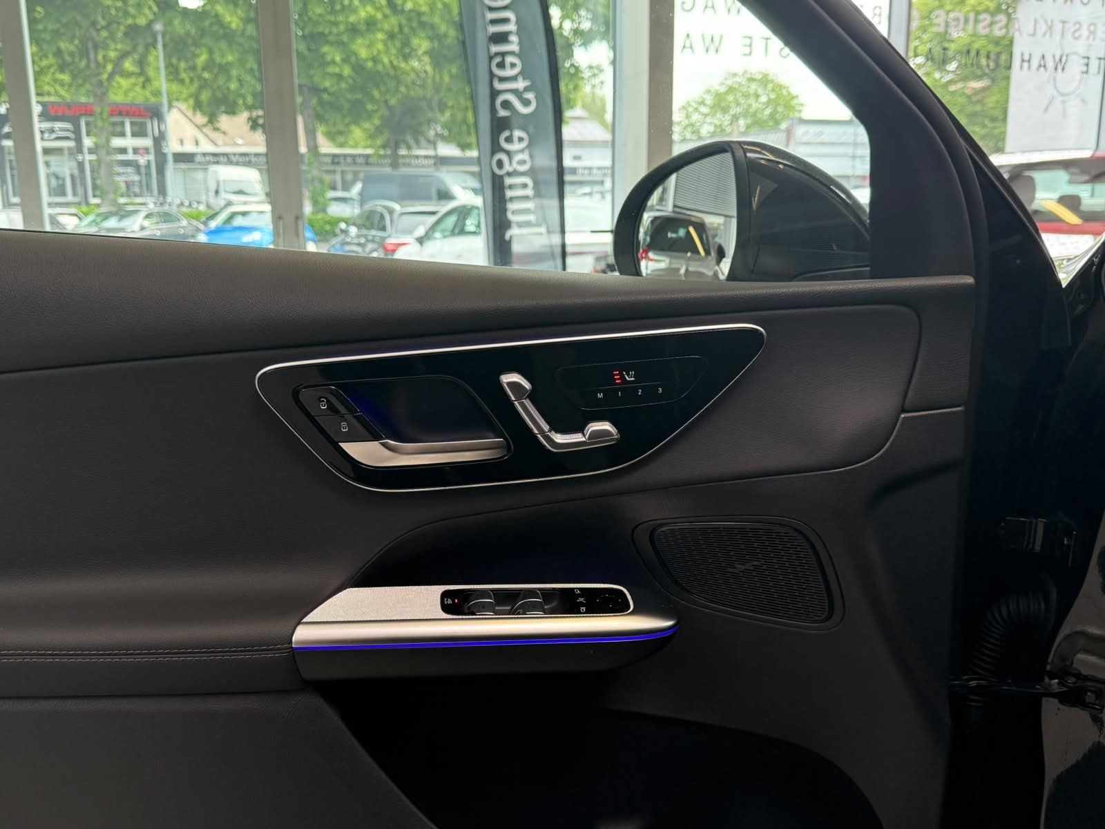 Fahrzeugabbildung Mercedes-Benz GLC 220 d 4M AVANTGARDE ADV. AHK+KEYLESS+DISTR