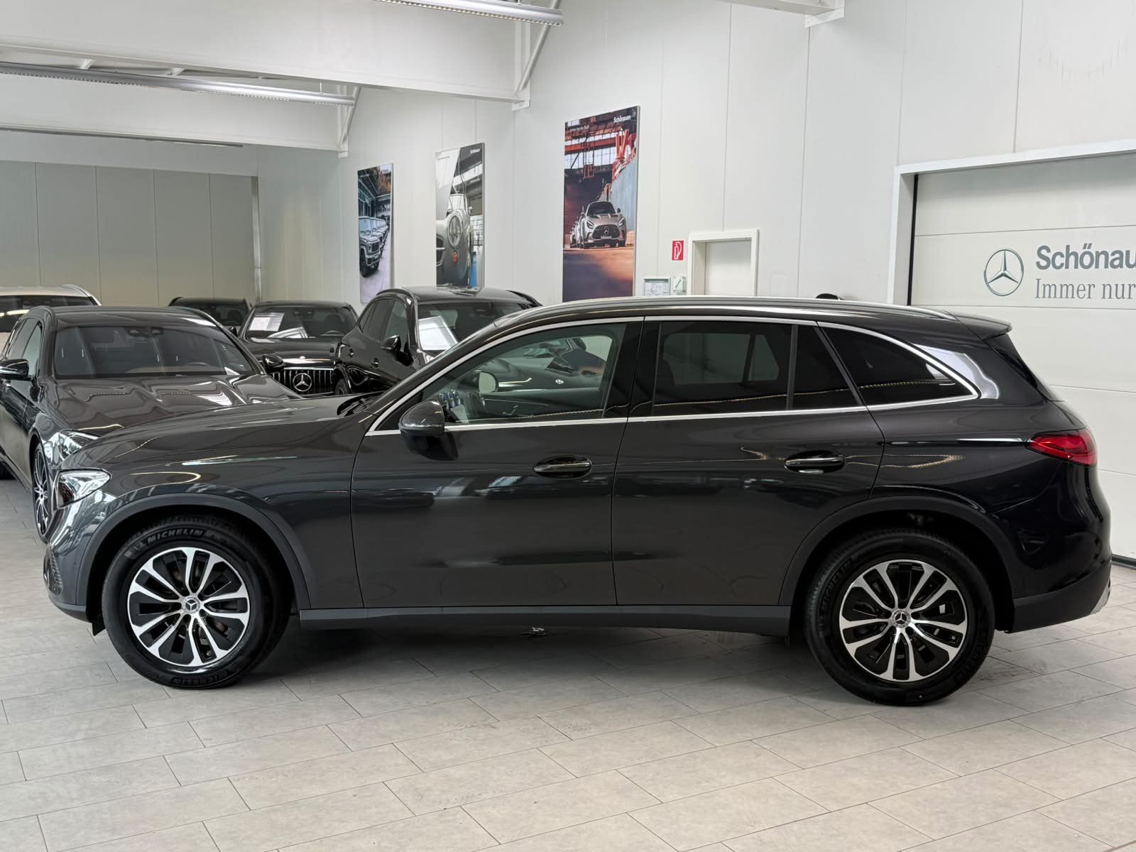 Fahrzeugabbildung Mercedes-Benz GLC 220 d 4M AVANTGARDE ADV. AHK+KEYLESS+DISTR