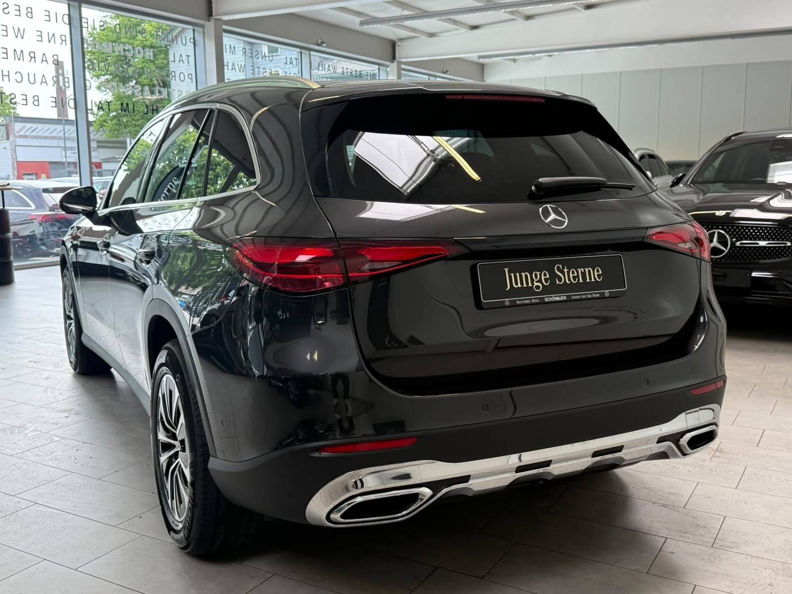 Fahrzeugabbildung Mercedes-Benz GLC 220 d 4M AVANTGARDE ADV. AHK+KEYLESS+DISTR