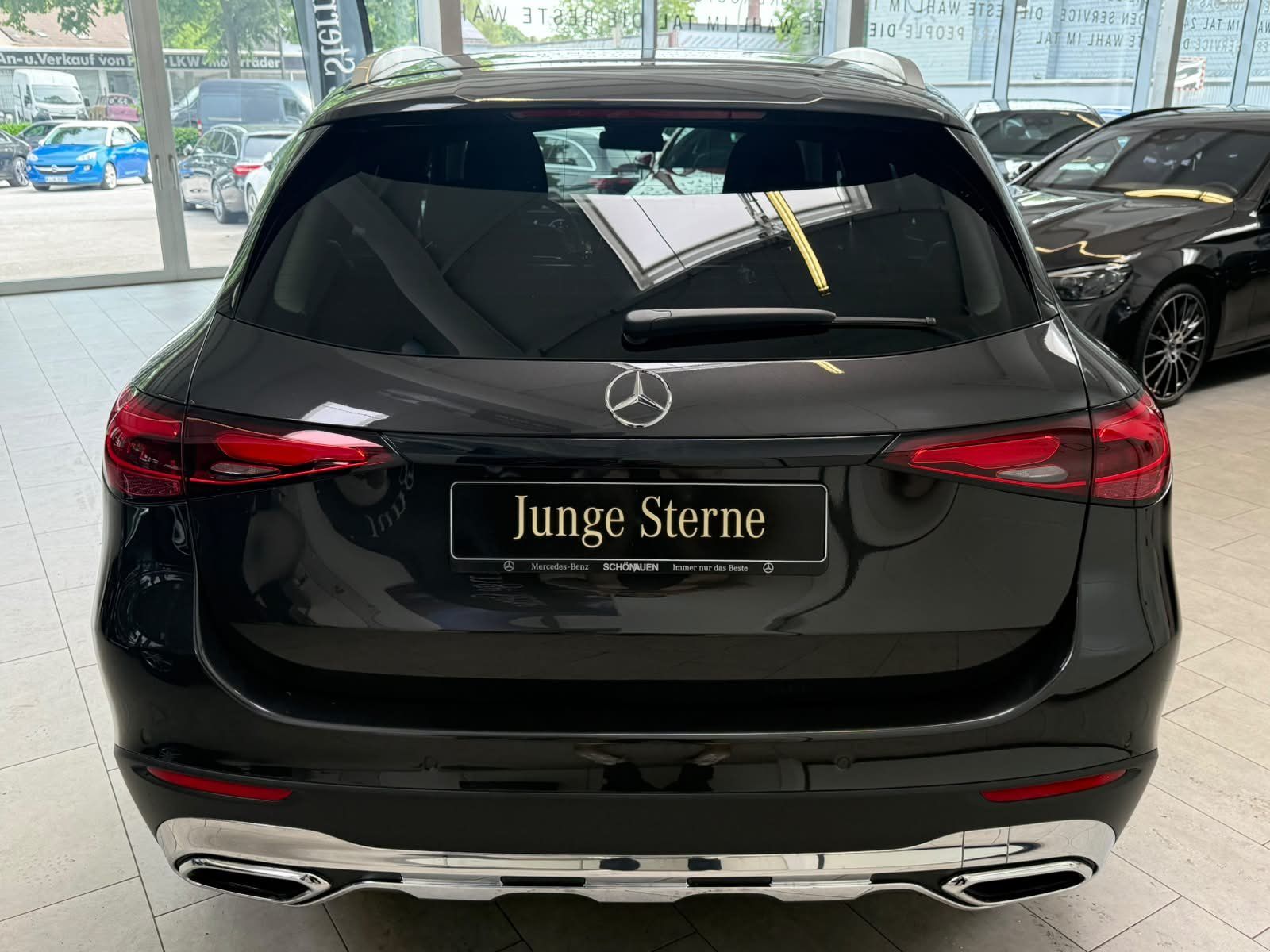 Fahrzeugabbildung Mercedes-Benz GLC 220 d 4M AVANTGARDE ADV. AHK+KEYLESS+DISTR
