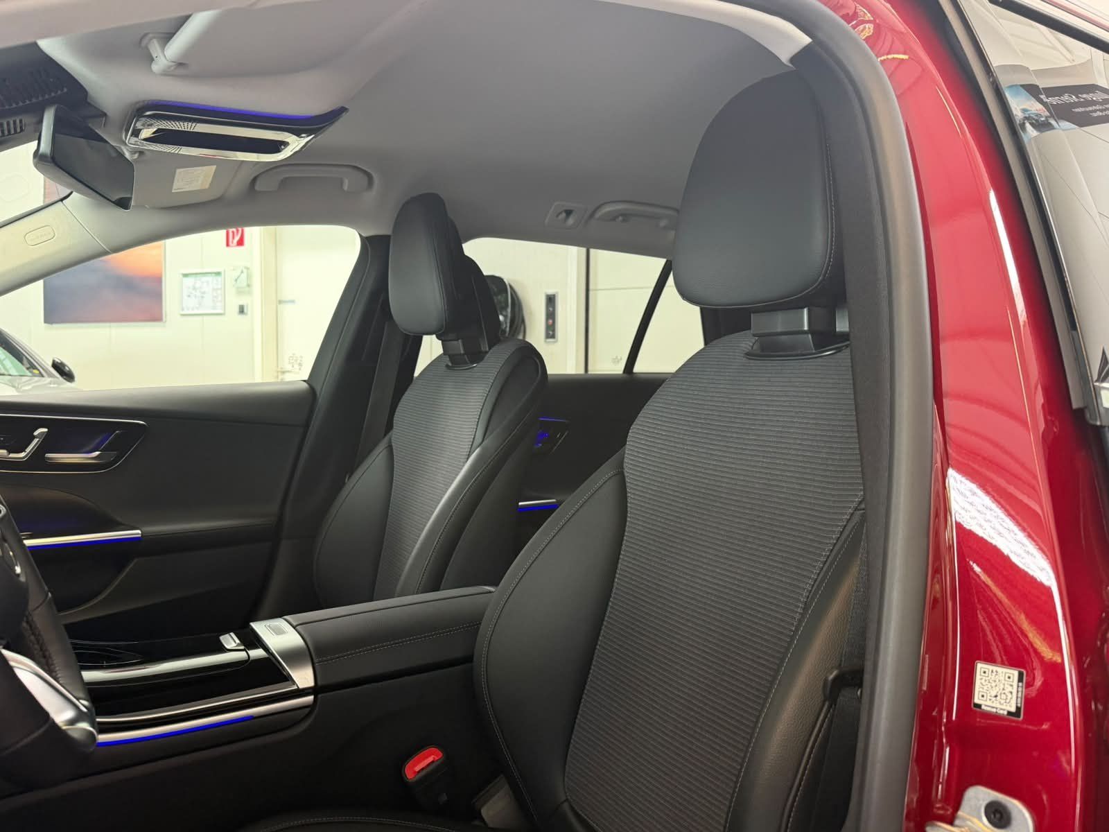 Fahrzeugabbildung Mercedes-Benz C 200 d T AVANTGARDE ADV.PLUS+MEMORY+TOTW+AMBI