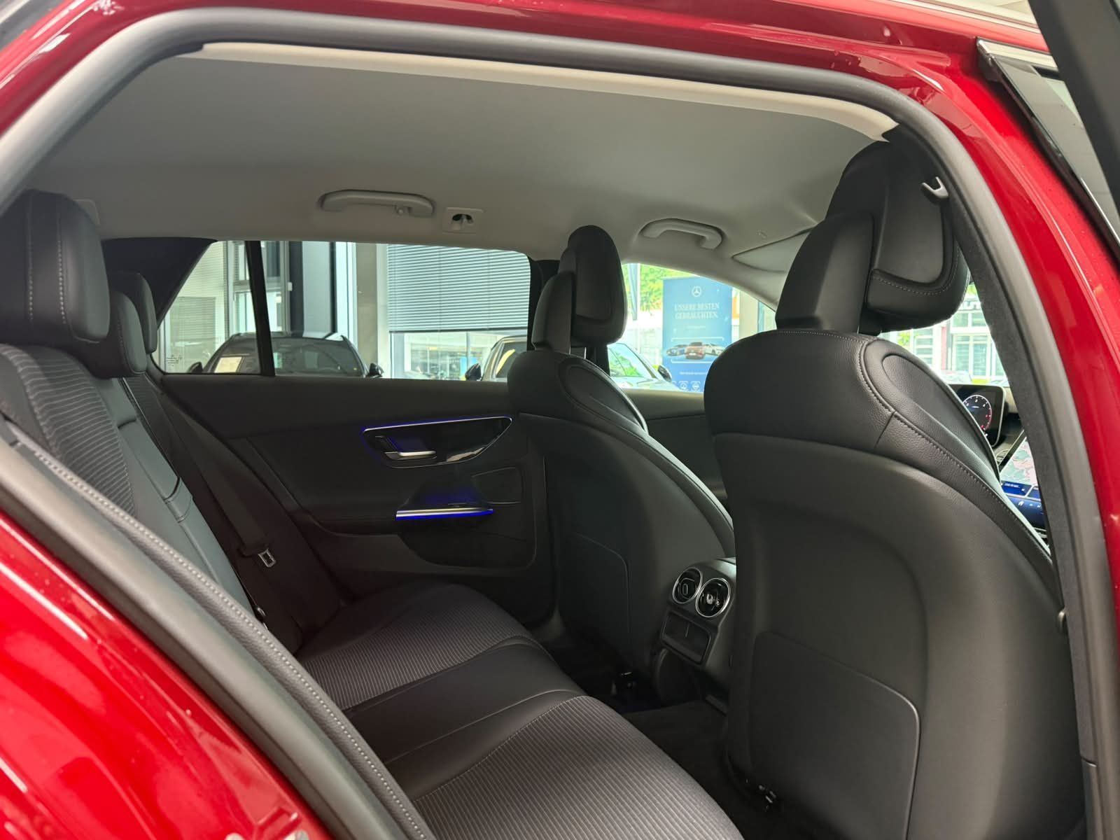 Fahrzeugabbildung Mercedes-Benz C 200 d T AVANTGARDE ADV.PLUS+MEMORY+TOTW+AMBI