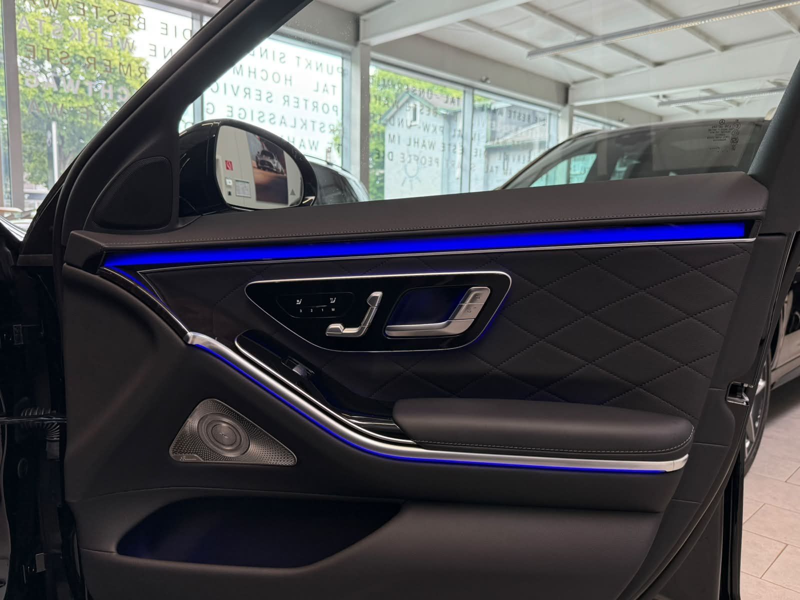 Fahrzeugabbildung Mercedes-Benz S 580 4M Lang AMG+EXECUTIVE+FONDENT+4xMASSAG+HAL