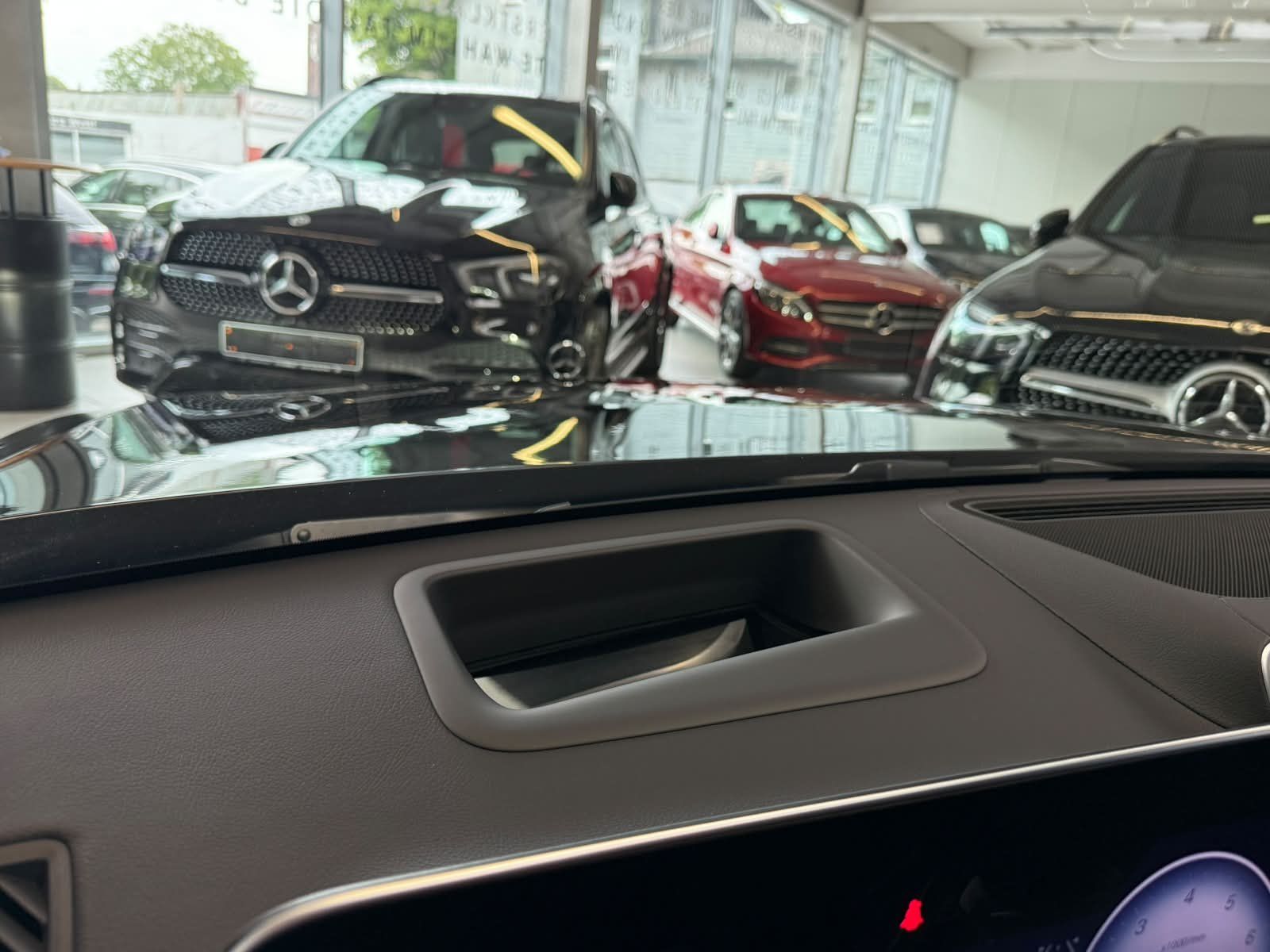 Fahrzeugabbildung Mercedes-Benz S 580 4M Lang AMG+EXECUTIVE+FONDENT+4xMASSAG+HAL