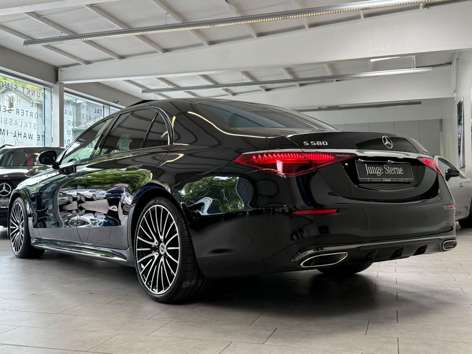 Fahrzeugabbildung Mercedes-Benz S 580 4M Lang AMG+EXECUTIVE+FONDENT+4xMASSAG+HAL