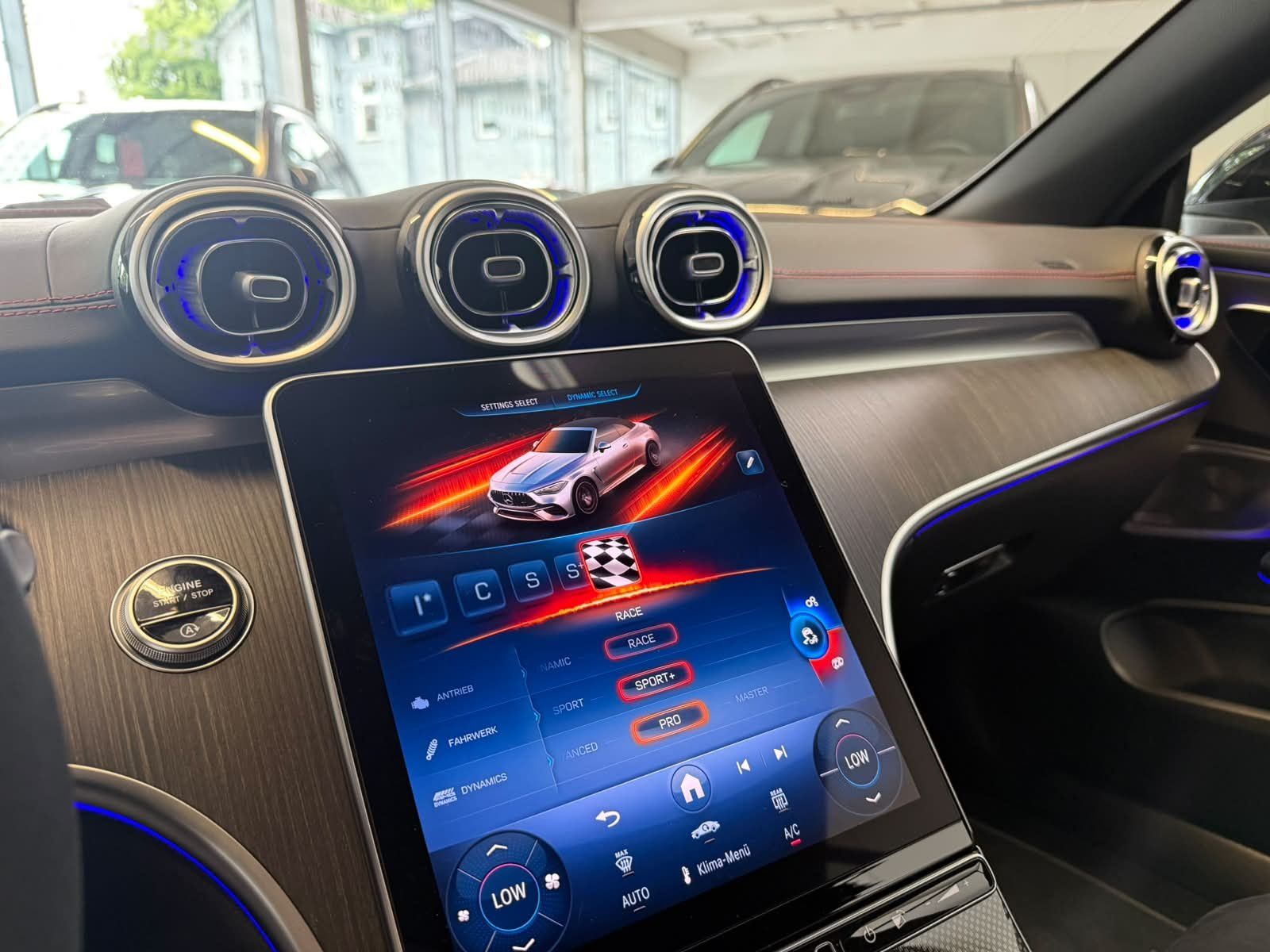 Fahrzeugabbildung Mercedes-Benz CLE 534M+Cabrio PERF.SITZ+DYN.PLUS+DLIGHT+BURM3D