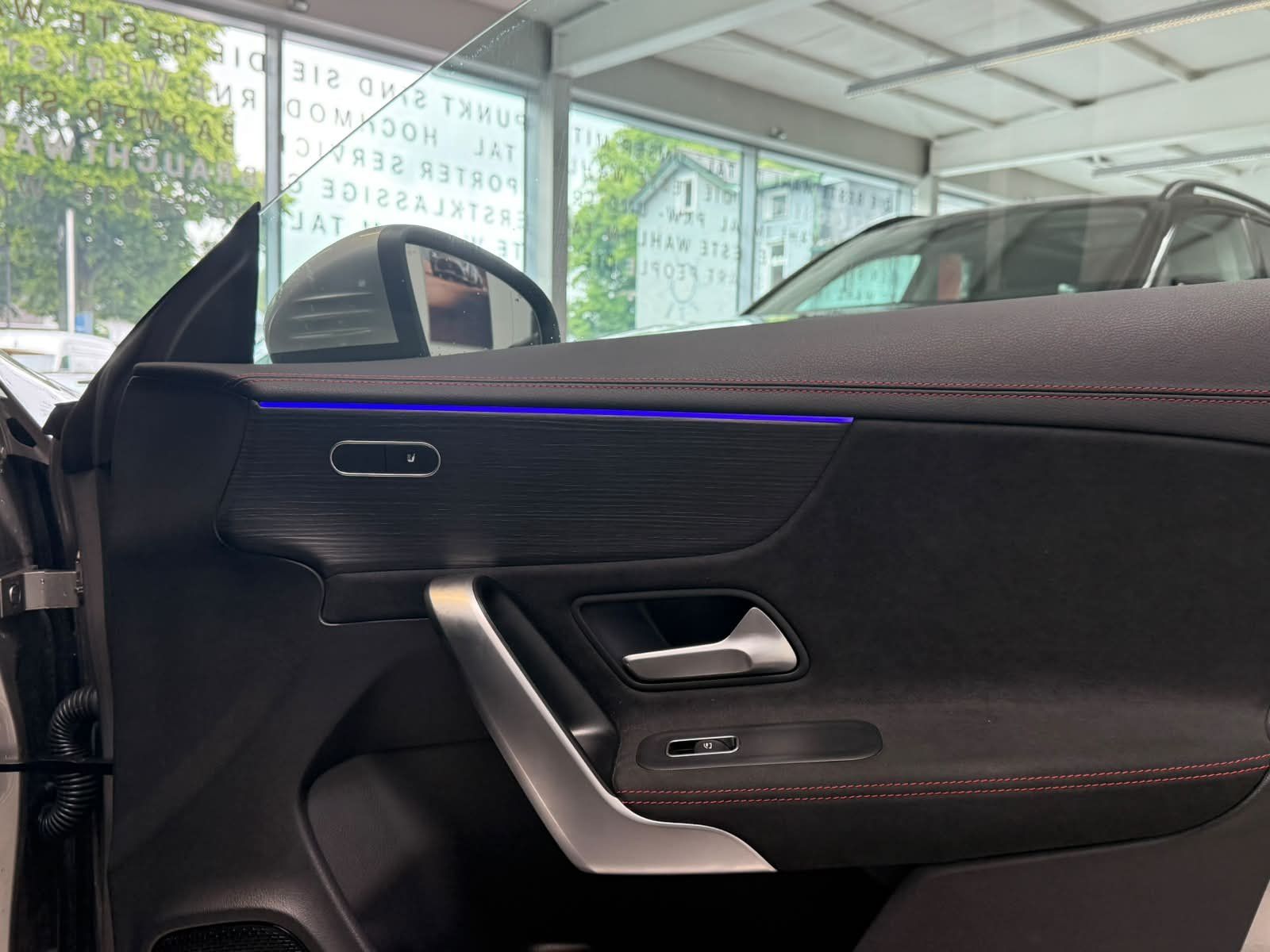 Fahrzeugabbildung Mercedes-Benz CLA 200 SB AMG+PANO+ALLWETTER+TEMPOMAT+AMBI+TOTW