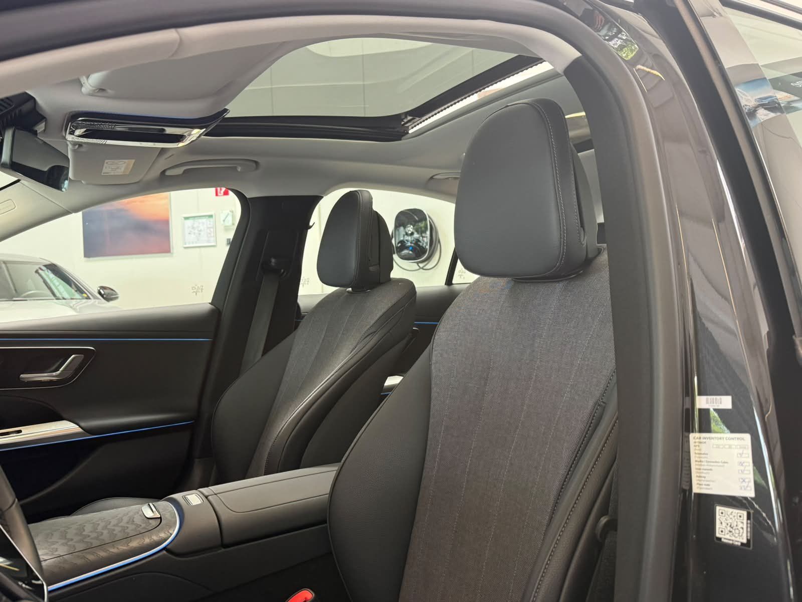 Fahrzeugabbildung Mercedes-Benz E 220 d AVANTGARDE ADV. PANO+19"+DISTR+TOTW