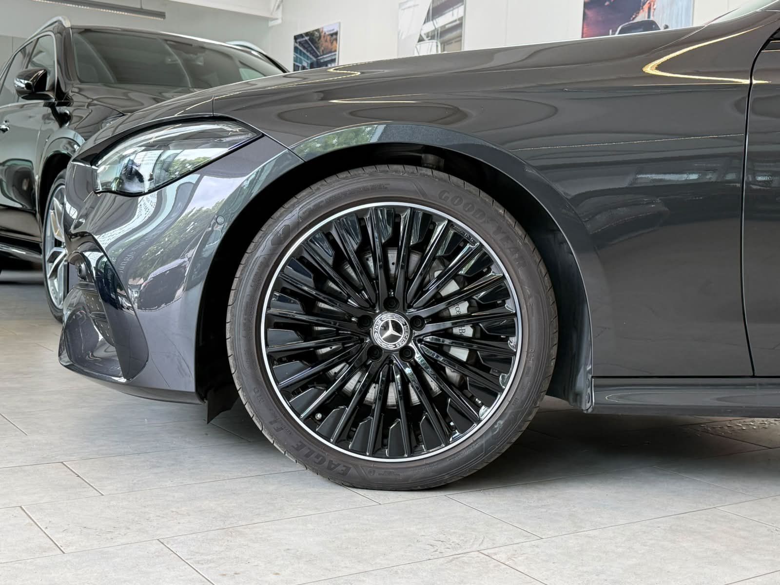 Fahrzeugabbildung Mercedes-Benz CLE 220 d Coupé AMG PREM.PLUS+DLIGHT+BURM3D+PANO