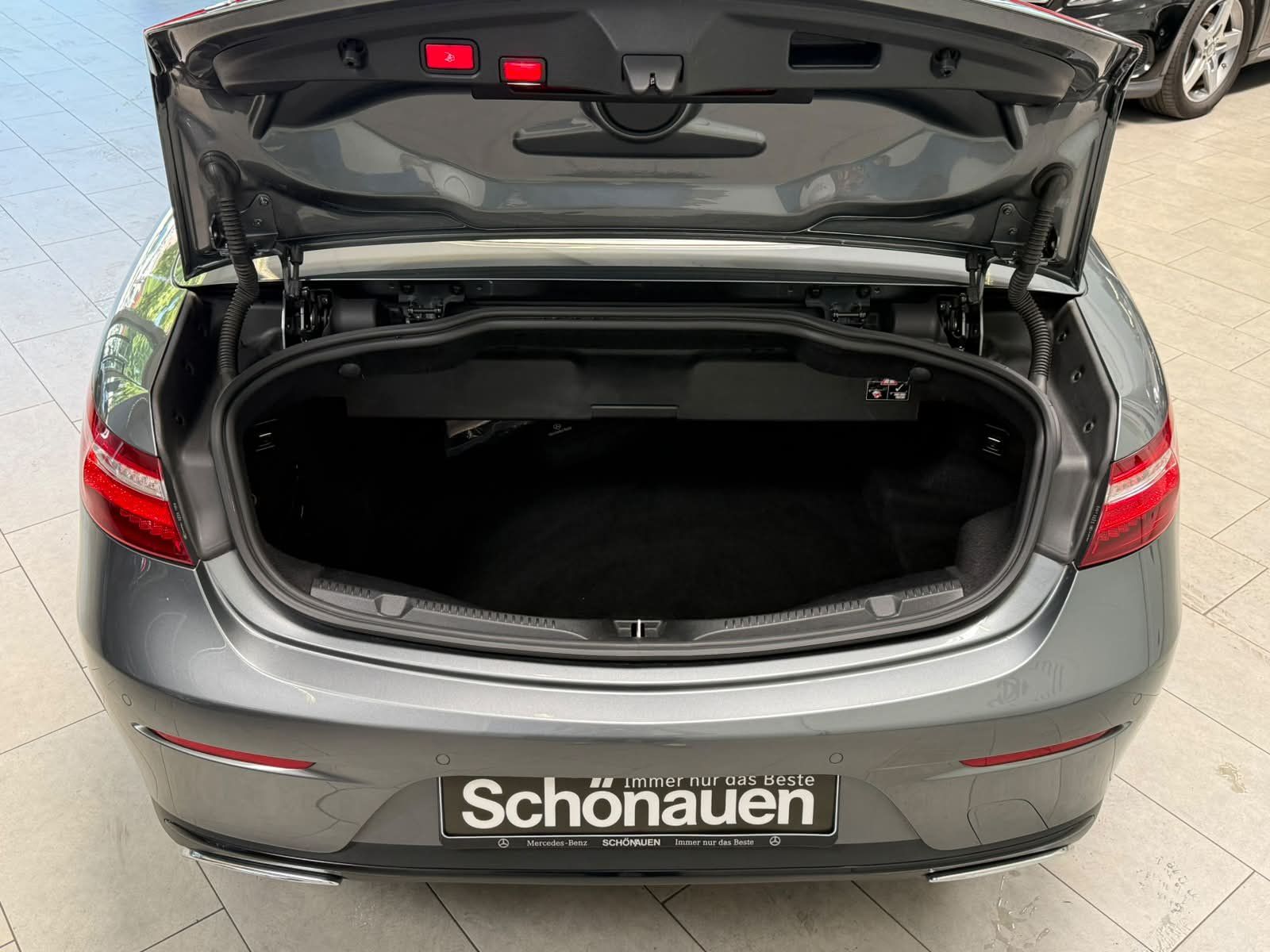 Fahrzeugabbildung Mercedes-Benz E200 Cabrio AVANTGARDE+AIRSCARF+TEMP+KAMERA+TOTW