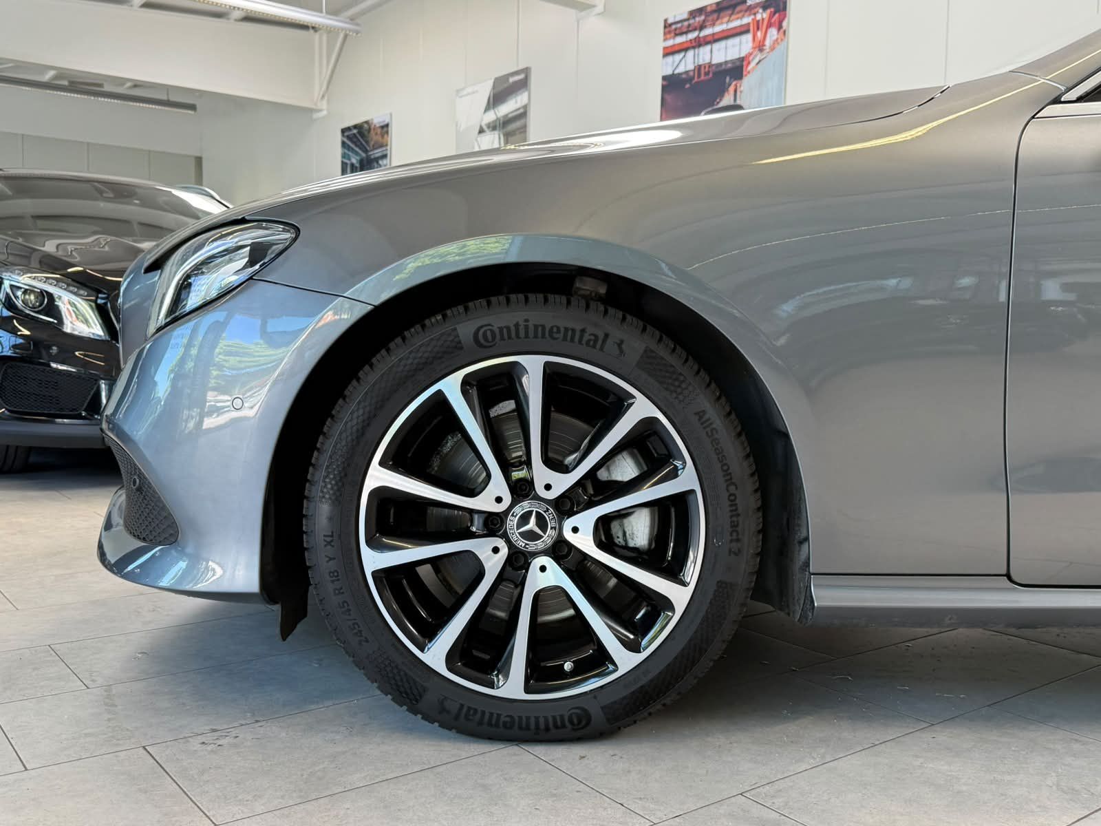Fahrzeugabbildung Mercedes-Benz E200 Cabrio AVANTGARDE+AIRSCARF+TEMP+KAMERA+TOTW